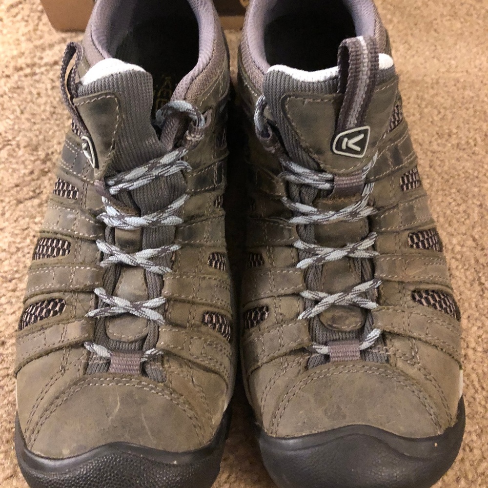 Keen Low Top Hikers, Size 8